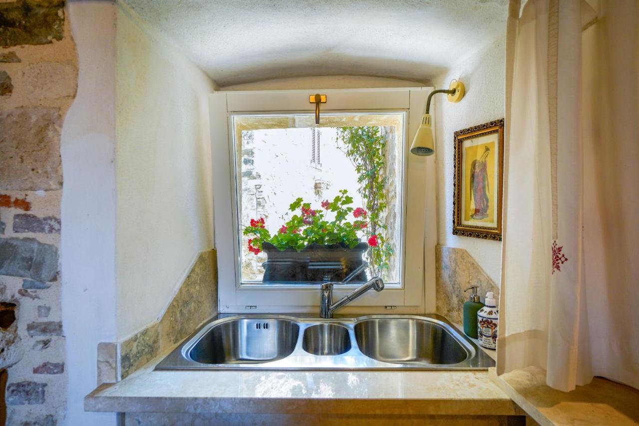 Inn Piazza In Montemerano, The Heart Of Tuscany Екстер'єр фото